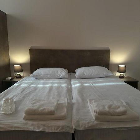 Hotel Bina N28 Kutaisi Esterno foto