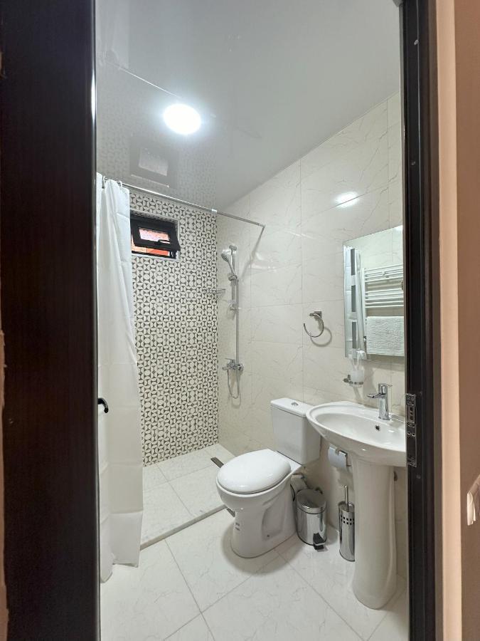 Hotel Bina N28 Kutaisi Esterno foto