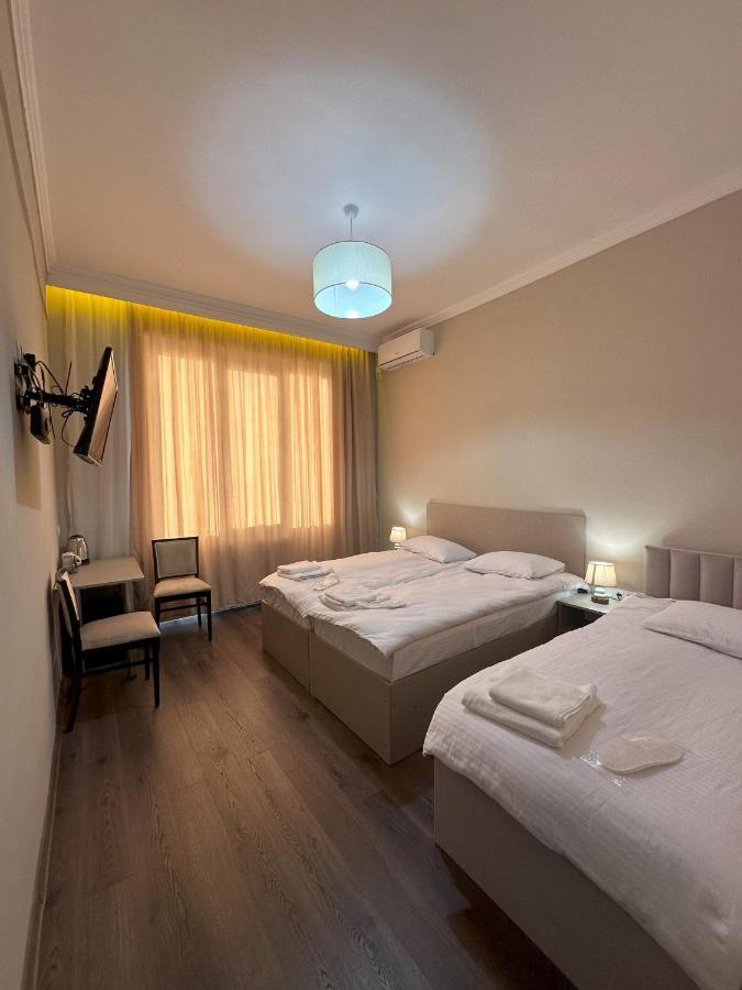 Hotel Bina N28 Kutaisi Esterno foto