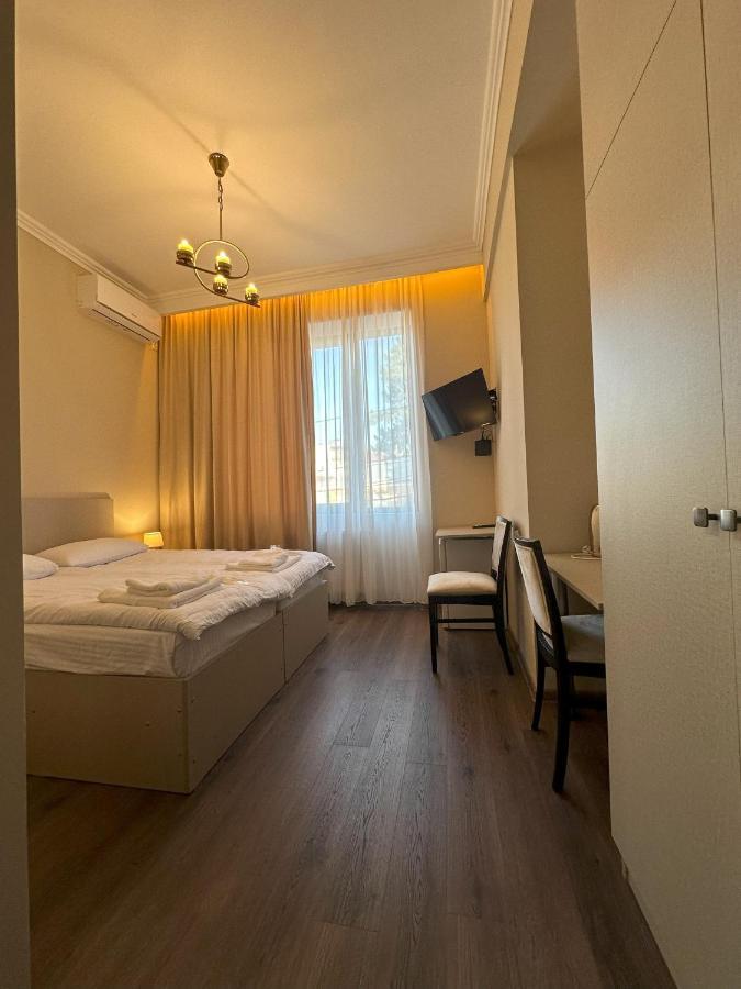 Hotel Bina N28 Kutaisi Esterno foto